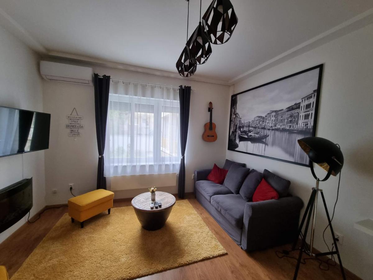 Апартаменти Flora Apartman Сегед Екстер'єр фото