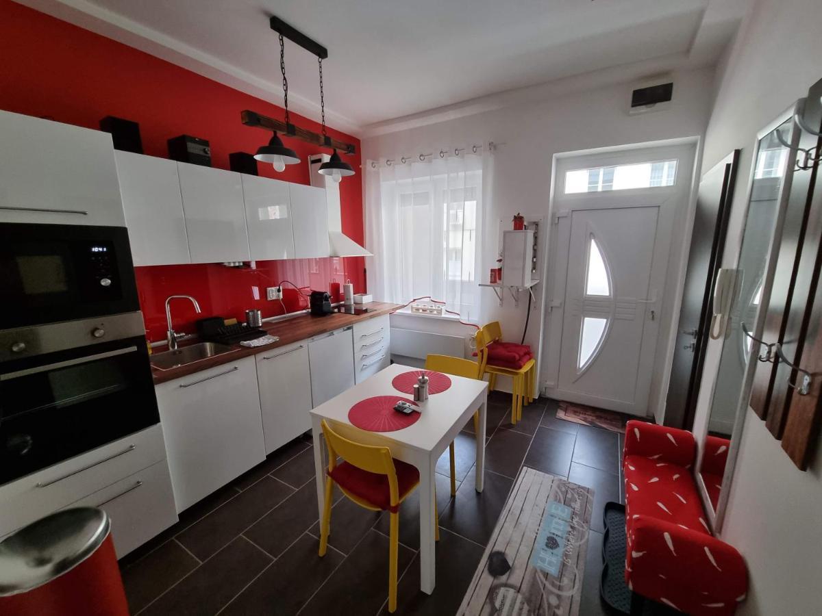 Апартаменти Flora Apartman Сегед Екстер'єр фото